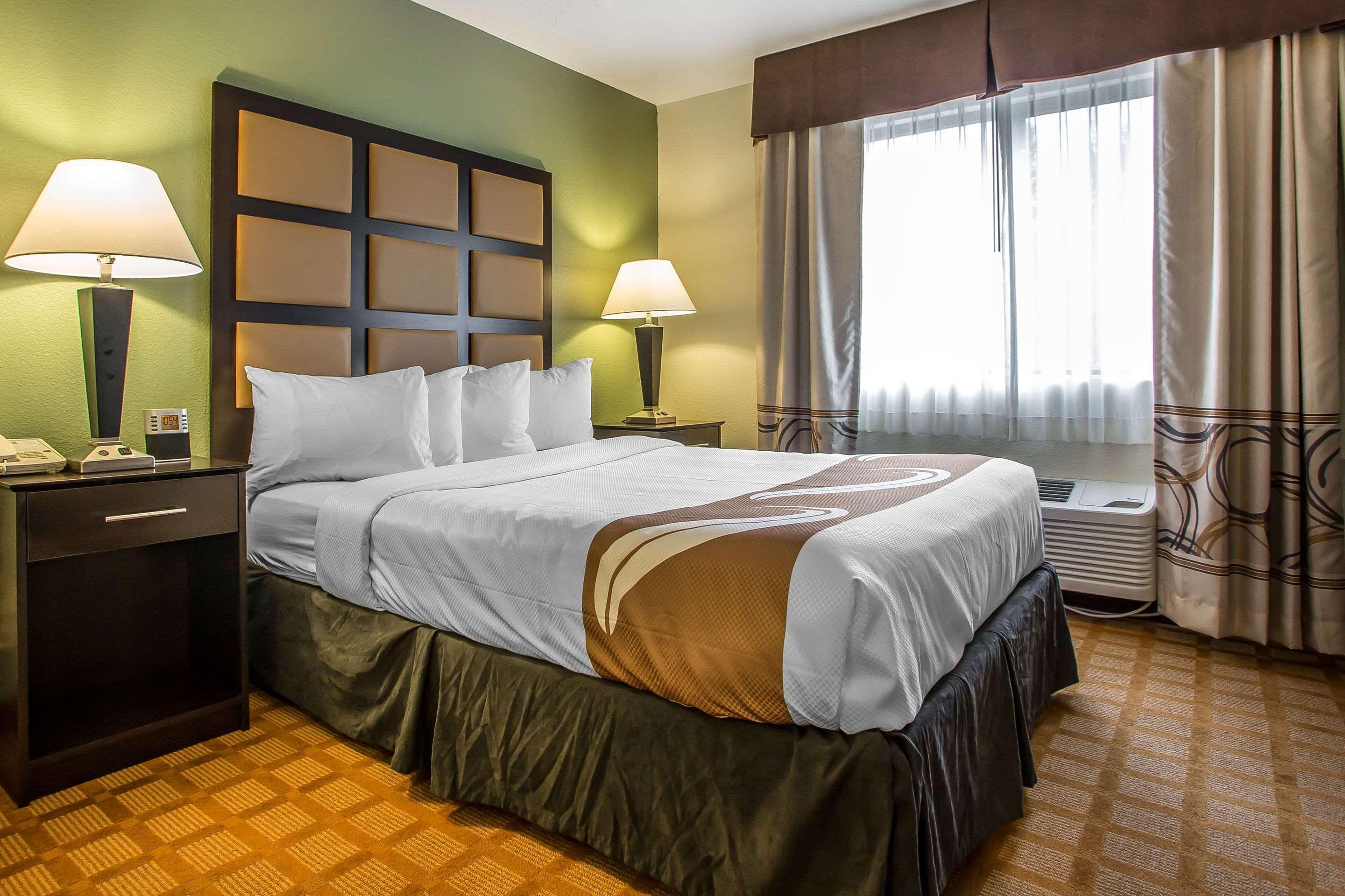 Quality Inn & Suites Marinette Экстерьер фото